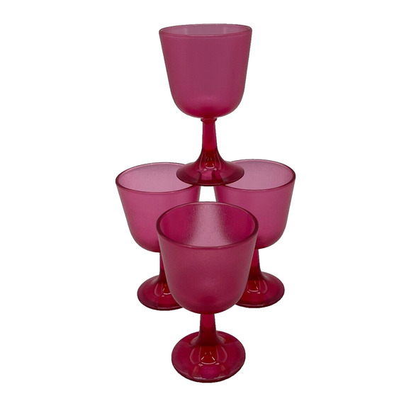 Set of 4 Cranberry Wine Cocktail Plastic Glasses Collectible Beverageware 4 3/8" - Picture 2 of 8